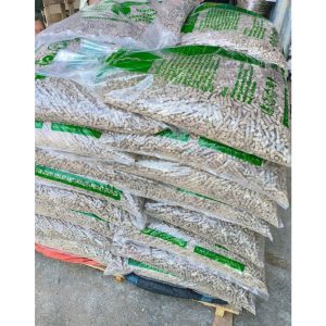 Viên nén gỗ mùn cưa Đóng bao PE 15kg Đạt chuẩn I2 standard làm chất đốt Wood pellet packed 15kg PE bag Made in Vietnam